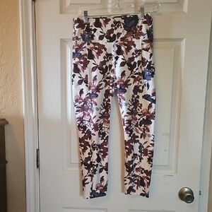Floral Print Leggings in Burgundy, Navy and White with pockets